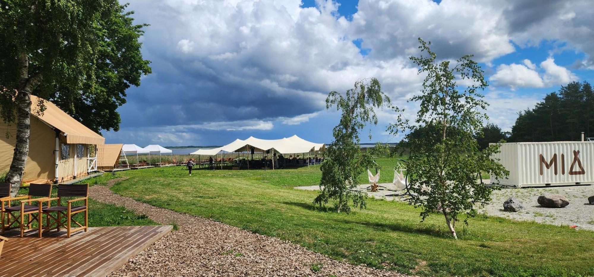 ホテル Mia Glamping Orissaare エクステリア 写真
